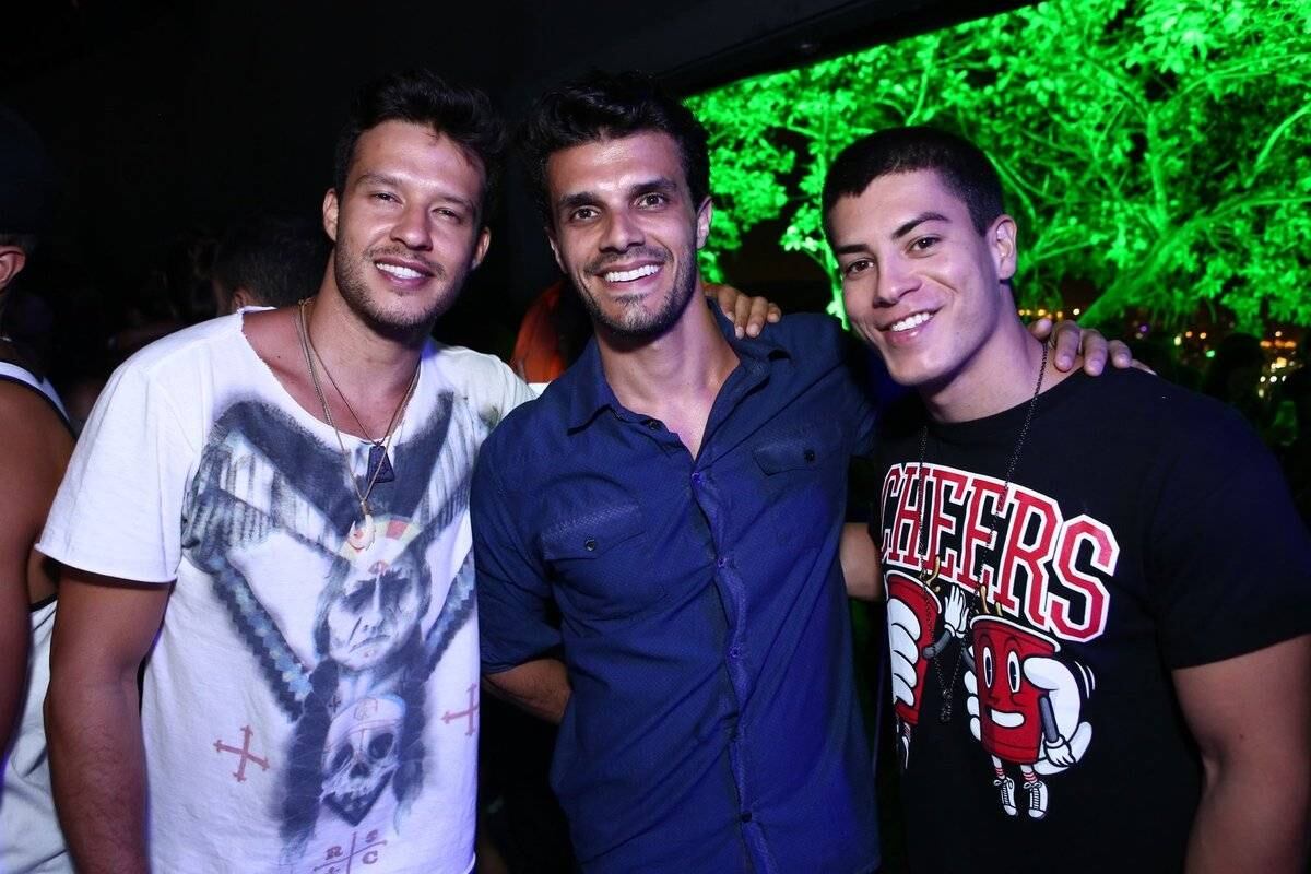 O ator Arthur Aguiar também estava entre os convidados