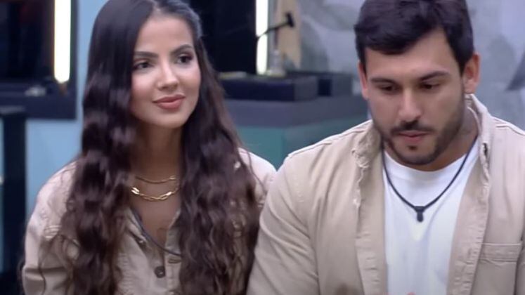 Depois de terem conseguido fugir do banquinho da DR a temporada inteira, Luana e Hadad acabaram caindo na berlinda depois de não vencerem a Prova Especial. Eles foram eliminados da competição após perderem a preferência do público para Brenda e Matheus e Karol e Mussunzinho. 

Sob o comando de Adriane Galisteu, a grande final do Power Couple Brasil 6 acontece nesta quinta (14), às 22h45, na Record TV. Acesse o PlayPlus e fique por dentro de tudo o que rola no reality de casais.
