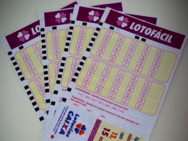 Na Lotofácil o apostador tem que acertar 15 dezenas