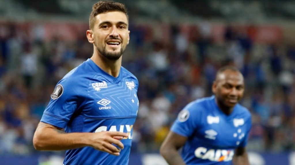 ARRASCAETA - Gringo na área! O uruguaio tem sido um dos destaques da equipe do Cruzeiro durante a temporada. Além de ajudar no balançar das redes, o jogador - como bom meia - auxilia os atacantes para fazerem gol. Ao todo, já foram 5 assistências no Campeonato Brasileiro.
