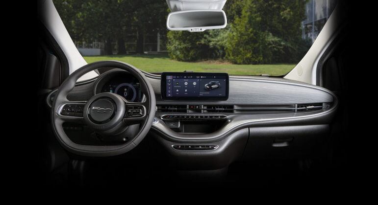 Carro eletrificado ainda possui central multimídia de 10,25 polegadas