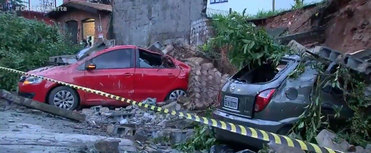 Chuba provoca desmoronamento de muro em São Paulo