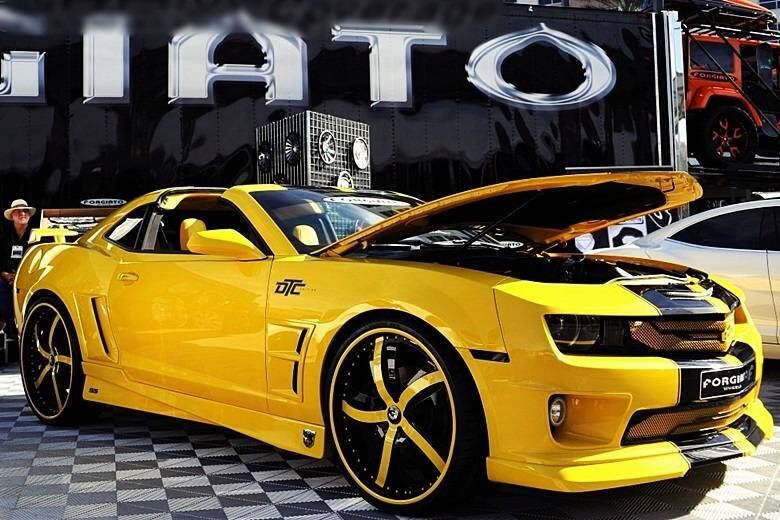 Carros com rodas exageradas