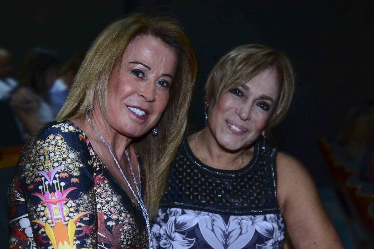 Zilu e Susana ficaram sentadas lado a lado