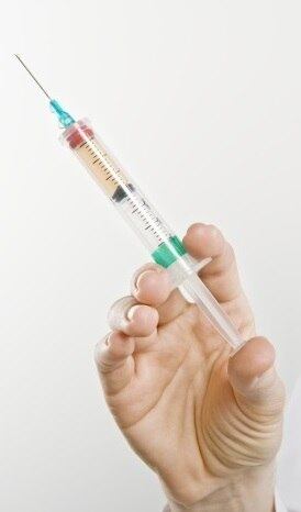 Vacinas feitas "sob medida" para combater tipos mais fortes e perigosos de câncer estão dando resultados positivos, apontaram duas pesquisas realizadas sobre o assunto nos Estados Unidos e na Alemanha e publicadas pela revista "Nature" nesta quarta-feira (5)