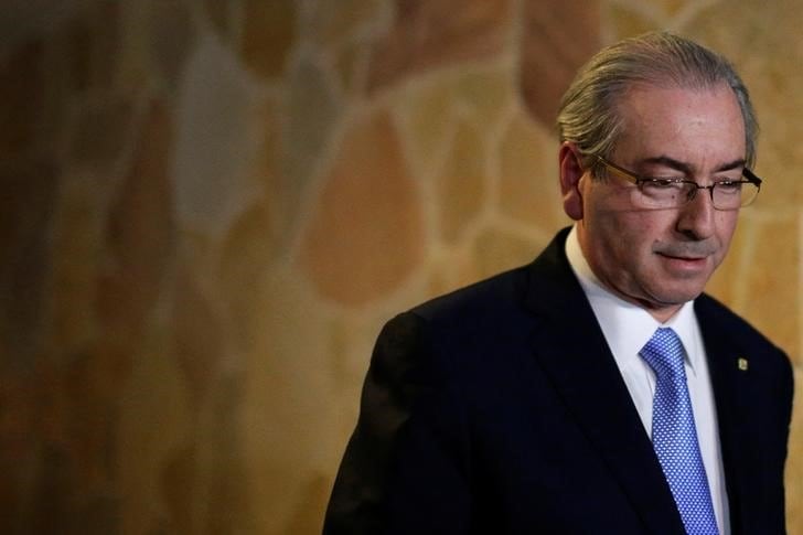 Cunha continua a usufruir de benefícios de presidente da Câmara