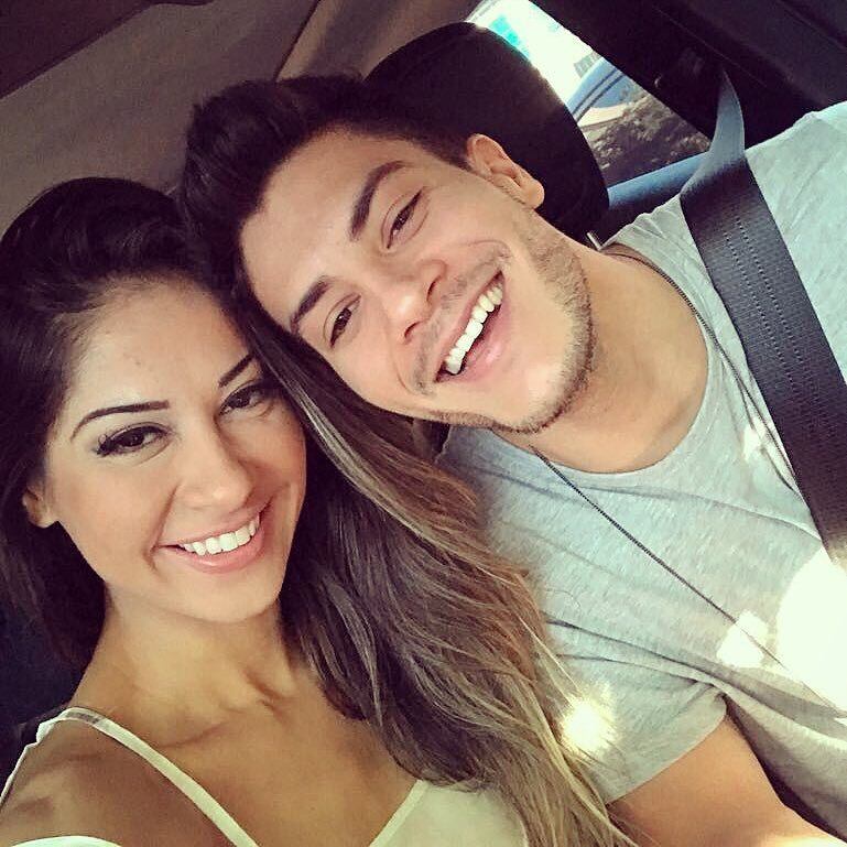 Desde que anunciaram o namoro, os pombinhos são só declarações de amor nas redes sociais
