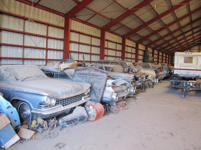 Modelos clássicos da concessionária Bullock, da Chevrolet, vão à leilão