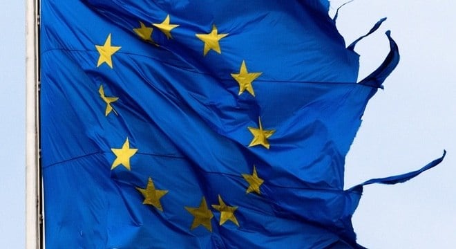 Parangone se inspirou em seu equivalente britânico criado por Nigel Farage
