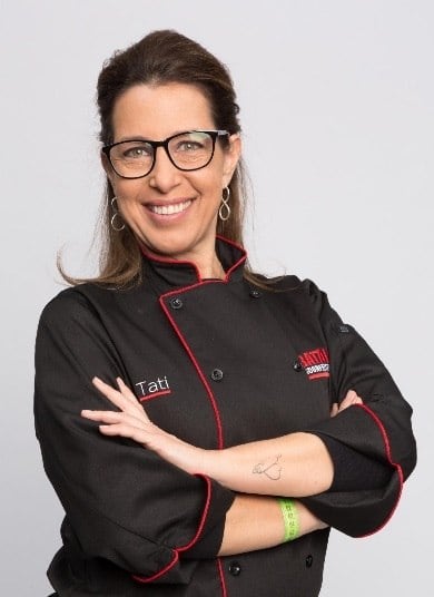 Tati Benazzi 
46 anos 
São Paulo – SP
Formação: Publicidade e Propaganda
Especialidade: bolos esculpidos, pasta americana em geral, aerografia e modelagem
