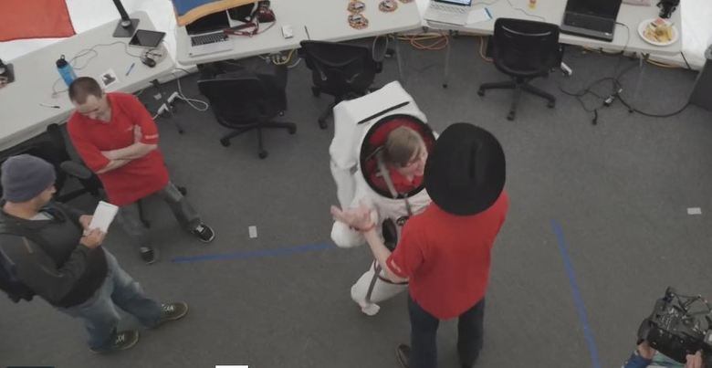 Existe também um projeto de pesquisa complementar que envolve descobrir
maneiras de astronautas se divertirem nas horas vagas em Marte