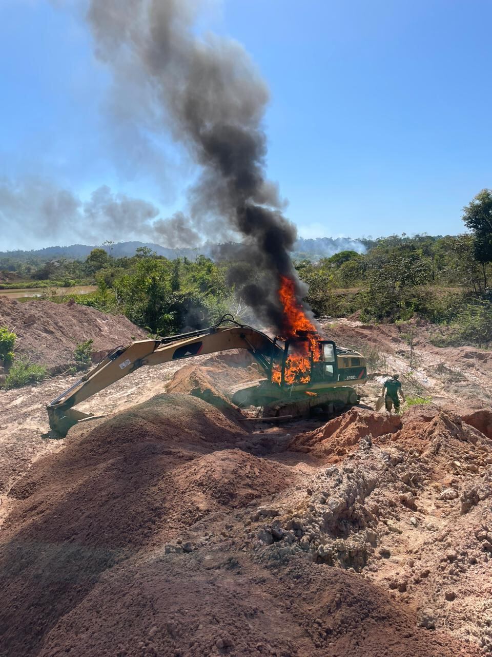 "A Polícia Federal em Rondônia continuará a atuar de maneira firme e incansável para estancar a agressão ao meio ambiente, com todos os recursos disponíveis", disse a PF em comunicado