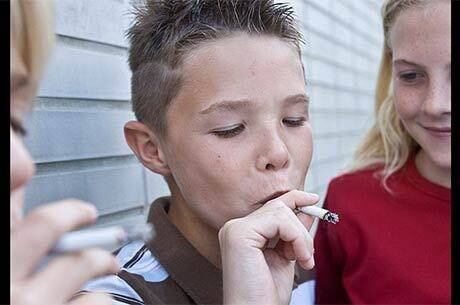 Para muitos fumantes, hábito de fumar começa entre 11 e 13 anos