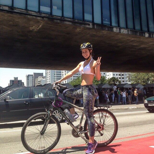 Michelle Franzoni tem 35 anos e era gordinha, mas mudou drasticamente o estilo de vida e conquistou esse corpão