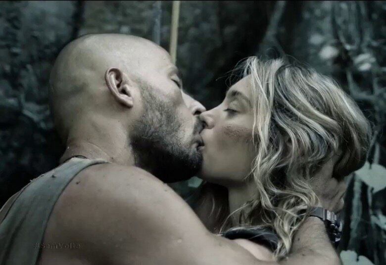 6- O beijo em Suzana

Apesar de o casal ter se beijado em outras cenas, Roger Gobeth escolheu este beijo como o preferido. Para ele, todo o envolvimento entre Solis e Suzana até ali tinha sido apenas instintivo. Mas quando os dois se preparam para subir o penhasco após a chegada do primeiro grupo de resgate, o beijo foi romântico. Para o ator, essa foi a cena mais bonita entre o casal 