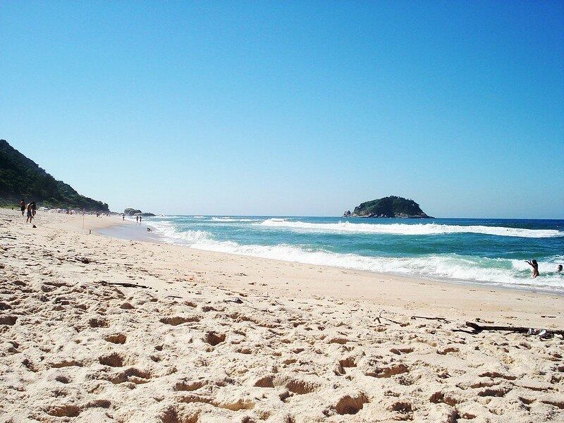 Praia de Grumari aparece em seleção das 50 melhores do mundo