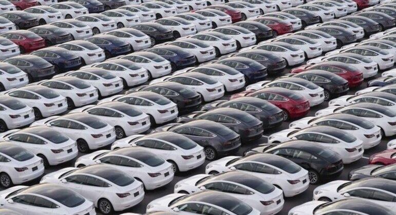 Marca de Elon Musk segue planos de lançar este ano um modelo mais barato que o Model 3