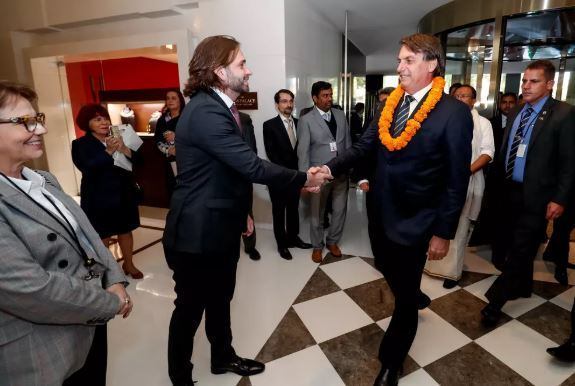 Demitido por uso de avião da FAB, assessor ganha cargo no Planalto