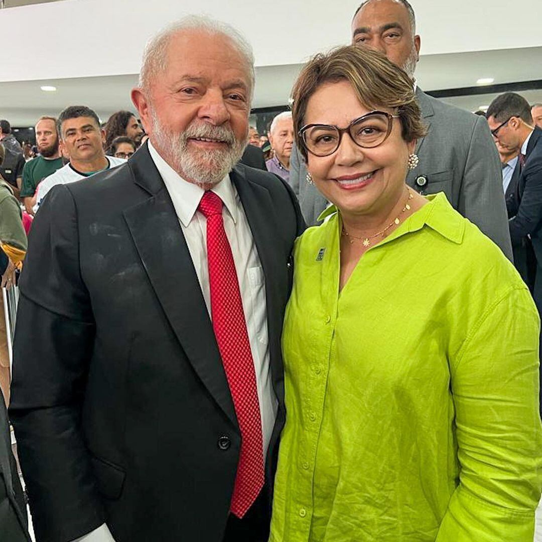 O presidente Lula (PT) e a senadora Jussara Lima (PSD-PI) em evento no Palácio do Planalto