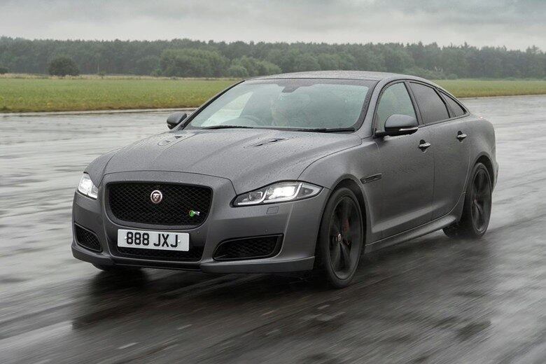 Jaguar XJR575