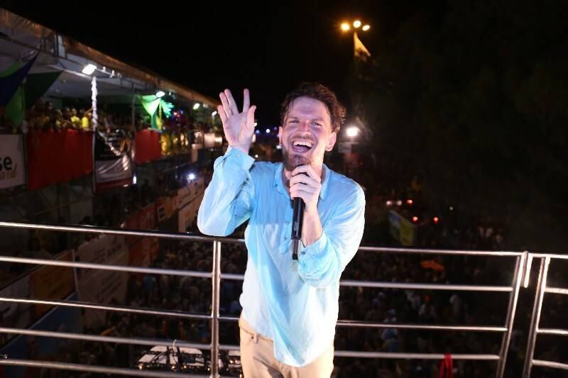 Saulo Fernandes também animou os foliões que curtiram o primeiro dia da micareta