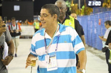 Segundo a coluna Retratos da Vida (Extra), uma funcionária de confiança do escritório de Zeca Pagodinho deu um golpe de R$ 180 mil no cantor. 


A coluna cita ainda que a notícia chegou uma bomba na casa de Zeca, já que a funcionária frequentava reuniões e festas do artista
