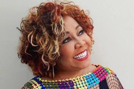 Alcione é internada em São Paulo