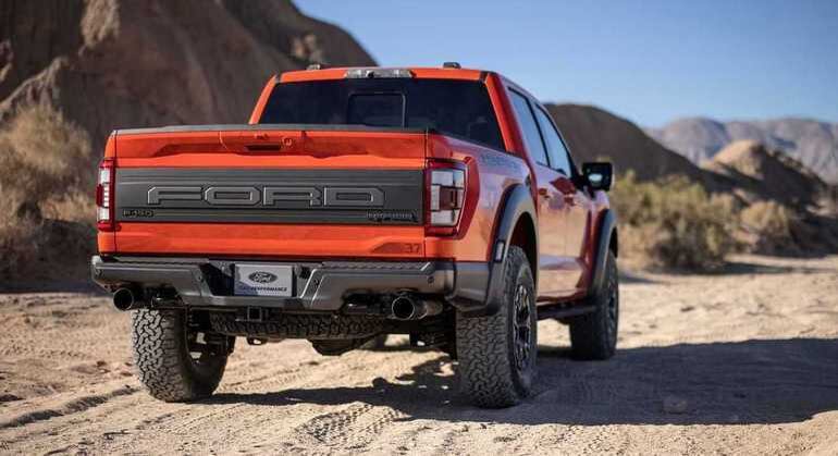 Modelo tem traços retos como o Bronco