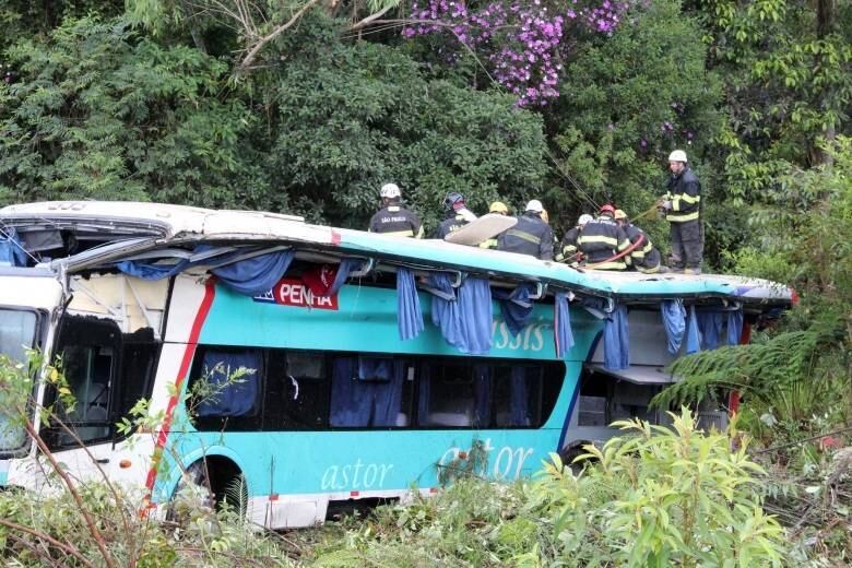 Ônibus levava 53 passageiros, de Curitiba para o Rio de Janeiro