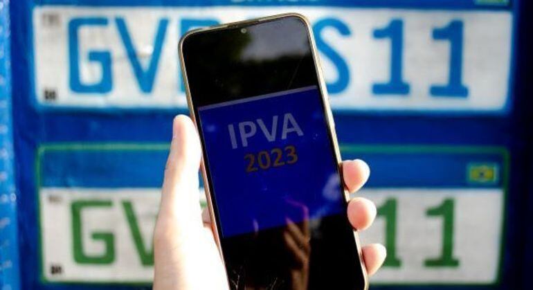 Primeiro, saiba que o veículo precisa estar com todas as obrigações em dia