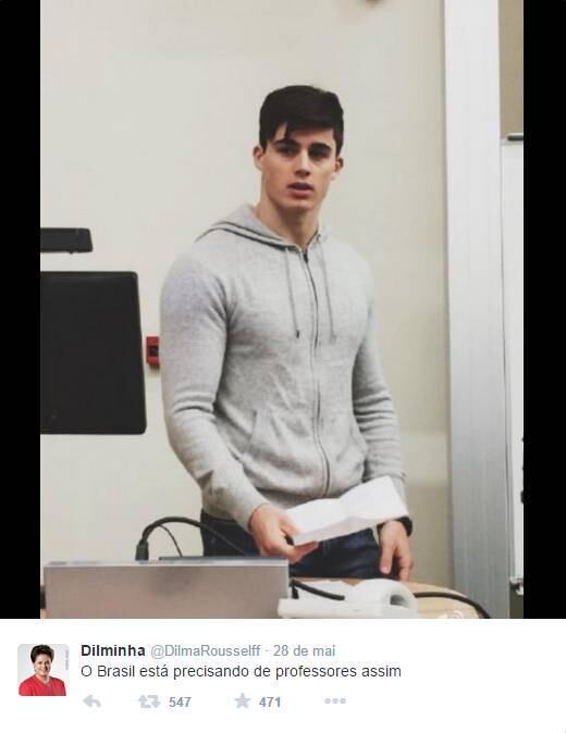 O professor da foto é Pietro Bosseli, de 26 anos. Ele dá aulas no curso de engenharia mecânica em uma universidade de Londres, na Inglaterra. Bosseli ganhou fama não só no país europeu como por aqui também