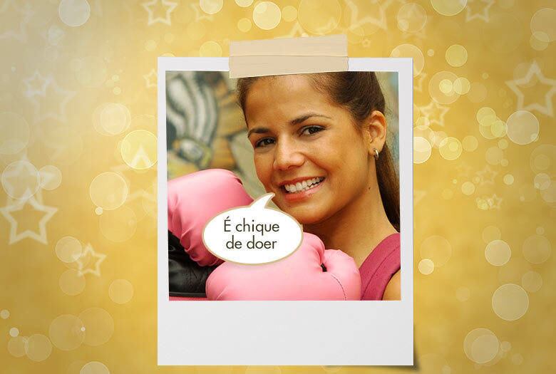 Que tal recordar Nívea Stelmann em Sete Pecados, de 2007? No folhetim, a atriz interpretou Elvira, que era louca para casar com noivo, Régis [Malvino Salvador]. A personagem não podia ver nada bonito que saia disparando "é chique de doer" 


