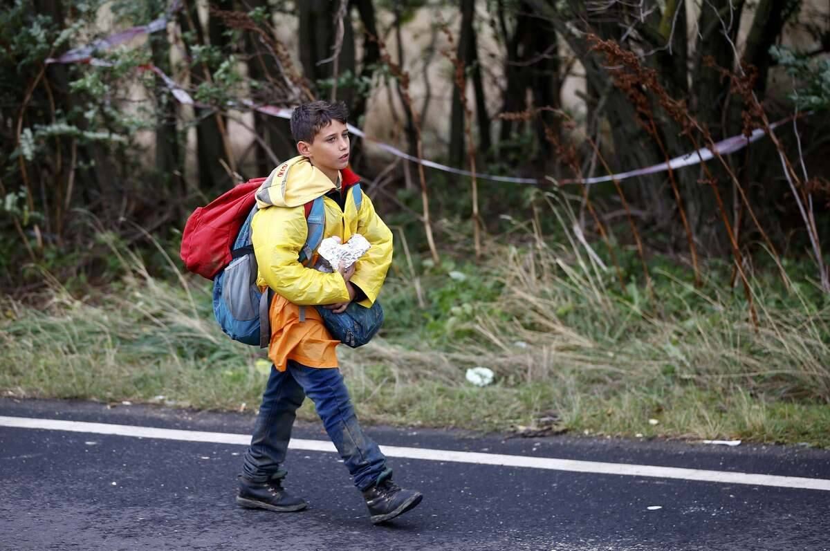 Por ora, milhares de imigrantes que chegam à fronteira croata-húngara são enviados todos os dias para a fronteira austríaca. O fluxo vai continuar, disse Orban, acrescentando que a principal questão era como poderia ser barrado na fronteira croata