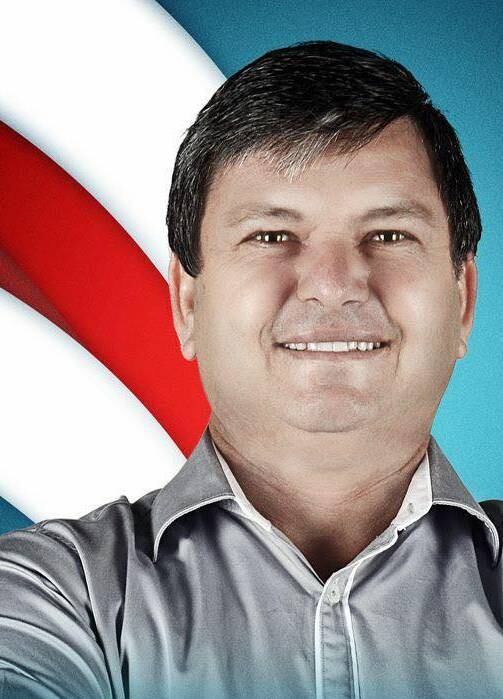 O
diretório estadual do PDT (Partido Democrático Trabalhista) manifestou profundo
pesar pelo falecimento por meio de nota. “O partido presta solidariedade a toda
sua família, amigos e companheiros de trabalho neste momento de dor e
sofrimento”. O mesmo foi feito pelo governador do Estado Camilo Santana

Experimente: todos os programas da Record na íntegra no R7 Play
