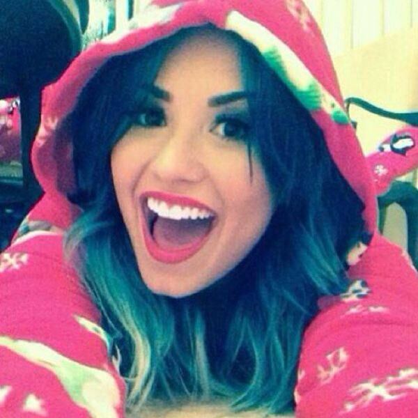 23. Demetria "Demi" Devonne Lovato, de 21 anos, é uma atriz, cantora e compositora norte-americana. Esta foto recebeu 3,550,659 curtidas