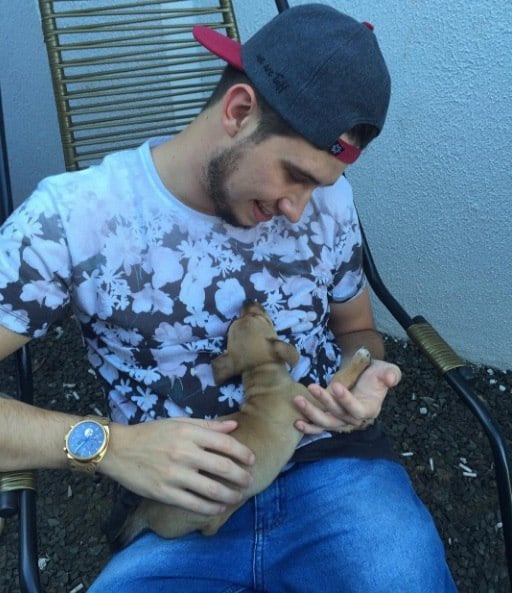 Ama os animais
Bruno também é apaixonado por bichos e compartilha, nas redes sociais, sua rotina com os animais de estimação. A cachorrinha Poderosa faz juz ao nome e, atualmente, é a dona do coração dele