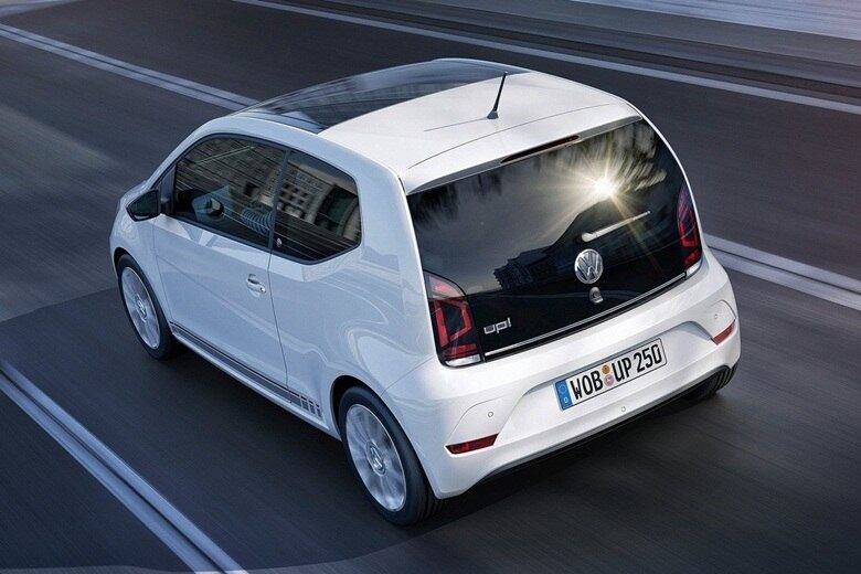 No Brasil, a Volkswagen optou por alongar a plataforma do Up, numa tentativa de ampliar o espaço na cabine. Já a tampa de vidro foi substituída por outra, feita de aço e mais resistente