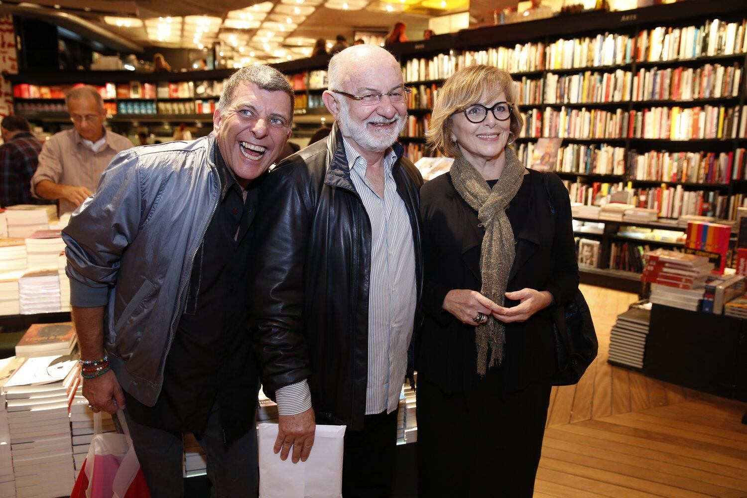 Jorge Fernando e Irene Ravache foram prestigiar o autor Silvio de Abreu