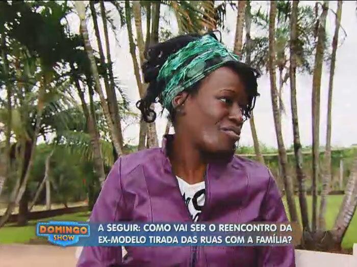 Após ser resgatada, Flávia foi filmada pela segunda vez. Mas, agora, ela já estava há 5 dias em tratamento e com um semblante mais feliz
+ Vídeo: Filha pede ajuda para resgatar mãe ex-cabeleireira e modelo da Cracolândia
+ Aproveite e confira as matérias do programa Domingo Show
+ Já curtiu a página do Domingo Show no Facebook? É só clicar!
+ Siga o Domingo Show no Twitter e receba conteúdos exclusivos!