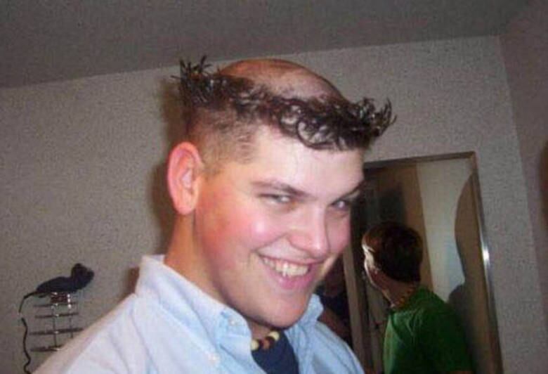 É um cabelo ou uma coroa de espinhos?



