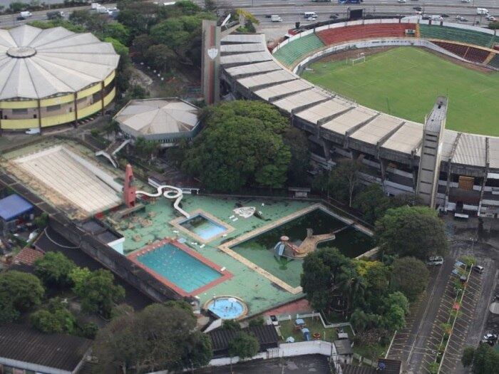 A única com água um pouco mais límpida, usada pelos garotos do sub-17 na festa, acabou virando cena de uma inesperada tragédia