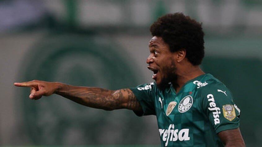 NO RADAR - O futuro de Luiz Adriano será longe do Palmeiras, e o Botafogo aparece como um possível destino. Representantes do jogador se reuniram com Anderson Barros e ouviram uma negativa sobre a possibilidade de uma reintegração ao elenco alviverde.