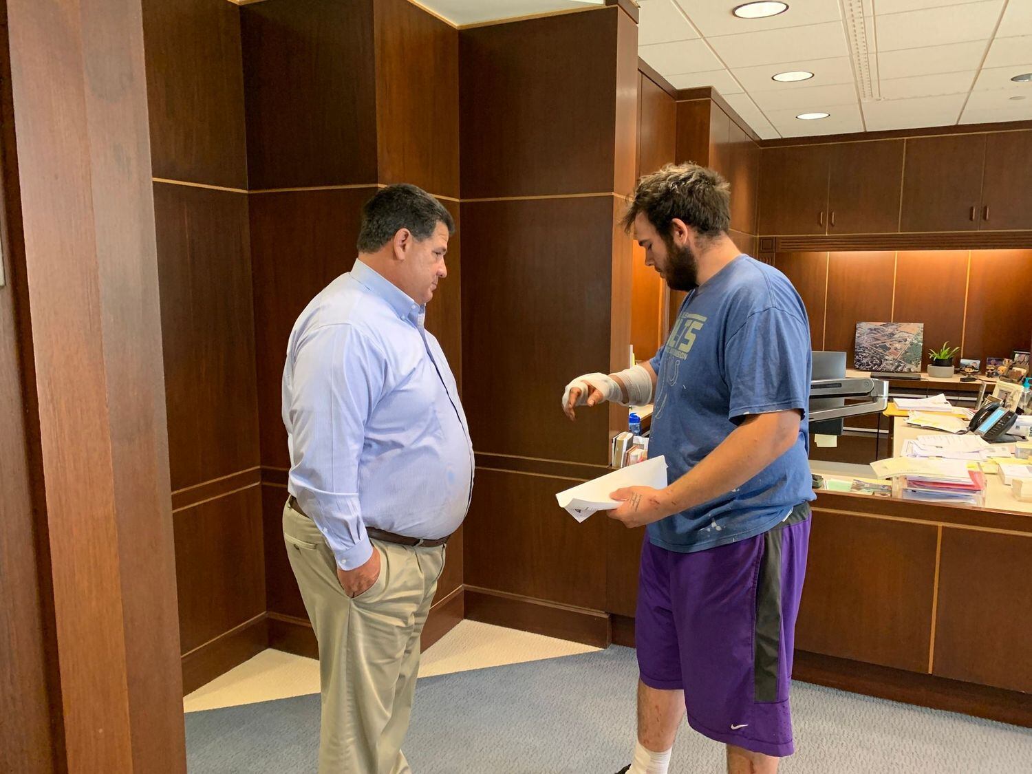 Comovidos com a história, moradores de Lafayette fizeram um financiamento coletivo para recuperar a casa dos Barret, além de pagar a conta do hospital de Bostic
