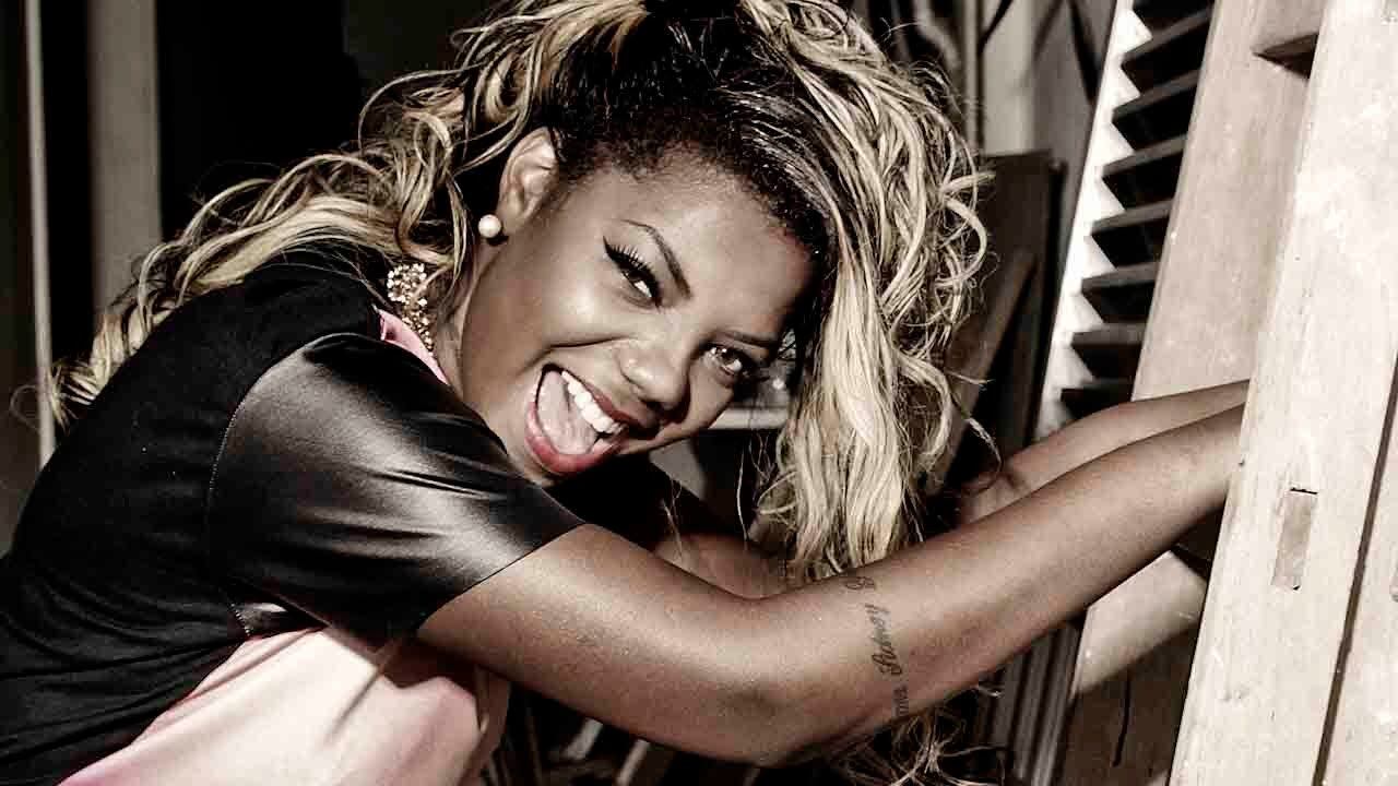 Neste domingo (27), o Domingo Show traz uma das cantoras mais badaladas do momento: Ludmilla vai cantar ao vivo os sucessos que têm arrastado fãs pelo país
+ Assista às íntegras do Domingo Show quando e onde quiser!
+ Já curtiu a página do Domingo Show no Facebook? É só clicar!
+ Siga o Domingo Show no Twitter e receba todas as notícias do programa
+ Tem Instagram? Siga o Domingo Show!