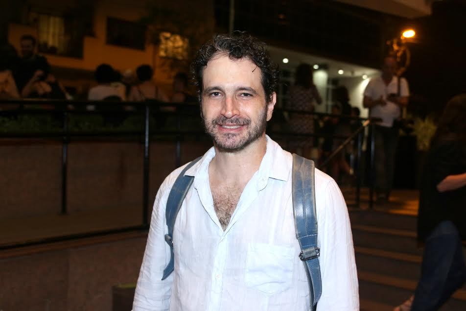 O ator também posou para as câmeras após a apresentação do espetáculo