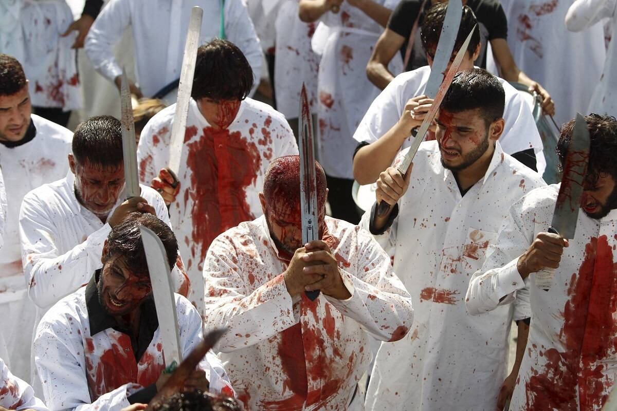 No dia 24 de outubro, é realizado nos países muçulmanos um ritual - Ashura - para lembrar da morte de Imam Hussain, neto do profeta Maomé, morto na Batalha de Kerbala no século 7
