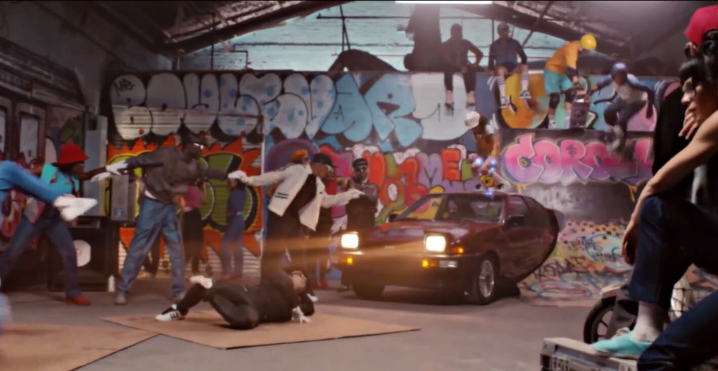 Previsto para chegar no Brasil ainda no primeiro semestre de 2014, o novo Toyota Corolla ganhou uma inusitada propaganda de sua versão norte-americana. Lançado em 1966, o sedã é considerado o carro mais vendido da história. Para contar uma parte de sua trajetória a Toyota dos Estados Unidos produziu um comercial com as principais versões do sedã associadas às trilhas sonoras de cada época. Veja o comercial

Saiba tudo sobre carros! Acesse www.r7.com/carros
