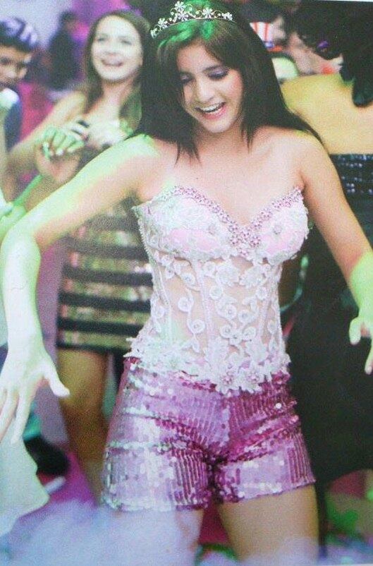 Parentes da adolescente afirmam que ela sempre foi rebelde e que dava trabalho na escola