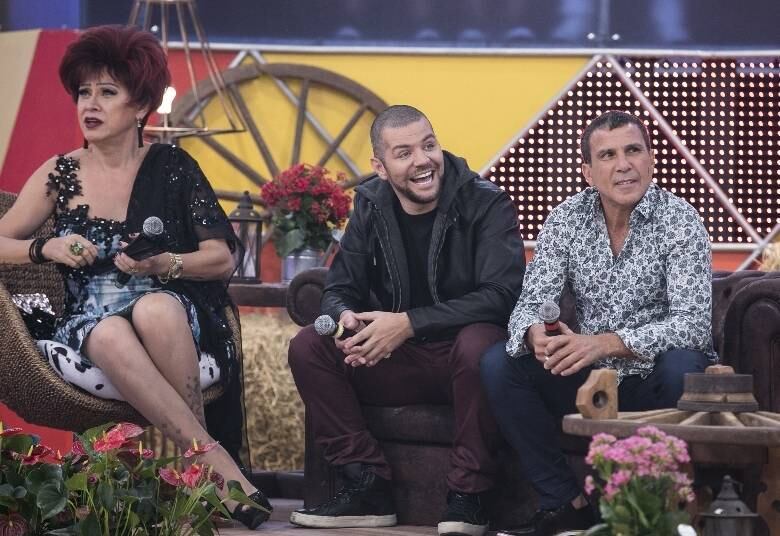 E tem bastante
animação no quadro O Intelijegue com Eri Johnson, Nany People e Victor Sarro no
camarote VIP desta semana

•VÍDEO: Mion comenta a briga entre Marcos e Monick em A Fazenda no Vale a Pena Ver Direito
