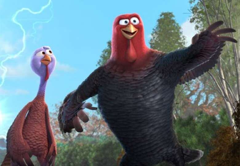 Nesta sexta-feira (8), chegou aos cinemas brasileiros a animação Bons de Bico. O filme conta a história de dois perus, que apesar de não serem amigos, precisam trabalhar em equipe para voltar no tempo e mudar uma tradição de anos: eles querem que os perus deixem de ser o principal prato do Dia de Ação de Graças. Na versão brasileira, as aves protagonistas ganharam as vozes de dois comediantes famosos da TV. Descubra nas próximas fotos